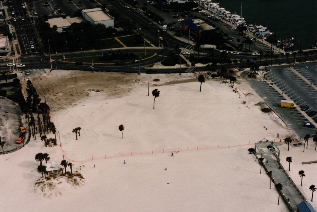 The pier head under construction, 1995